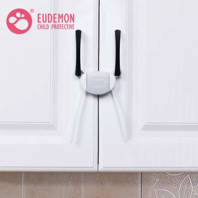 Safety Kitchen Cabinet Locks to Protect Your Baby's Fingers